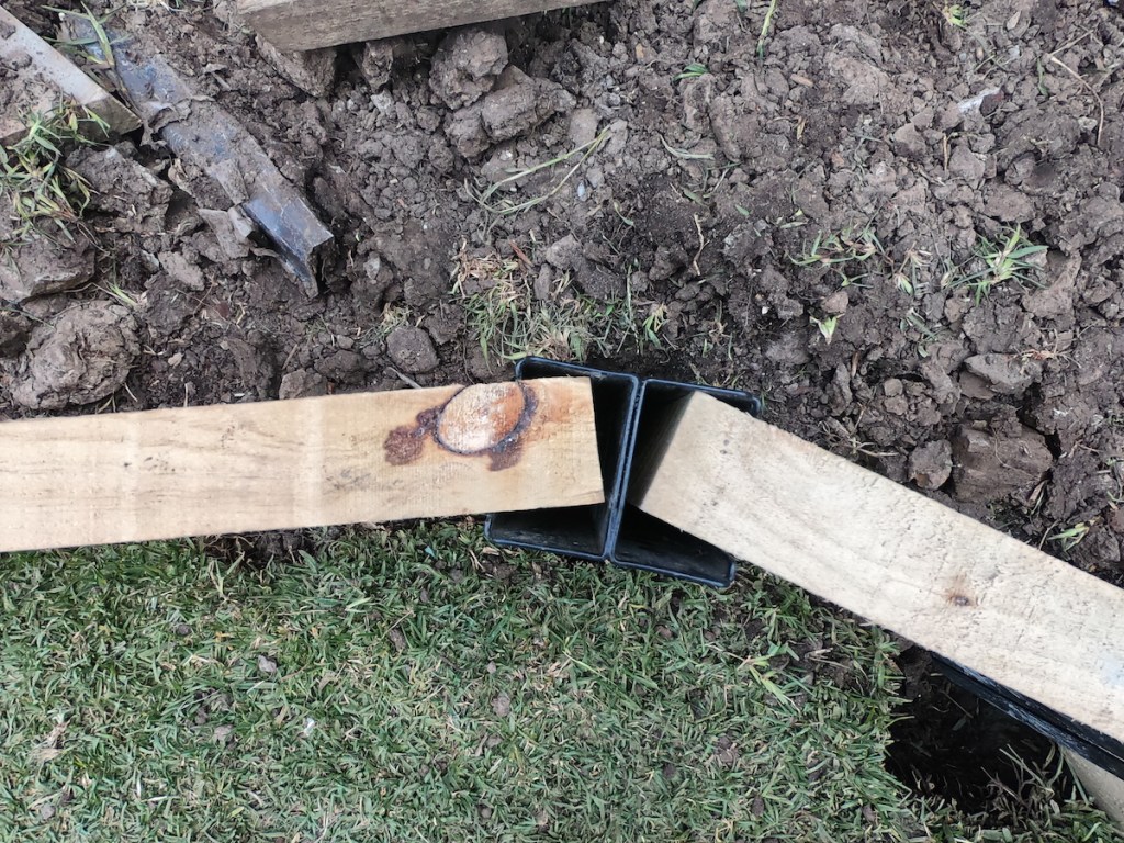 Whites retain it joiner post
Joiner post angle