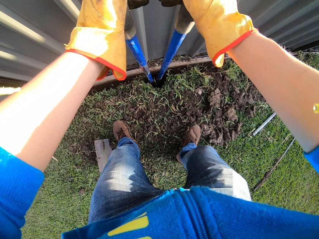 post hole digger
posthole