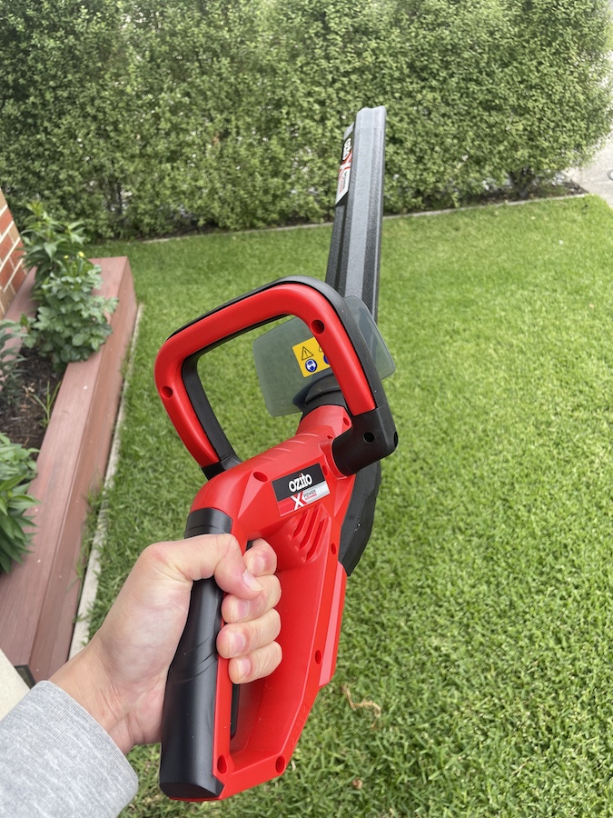 Ozito Cordless Hedge Trimmer