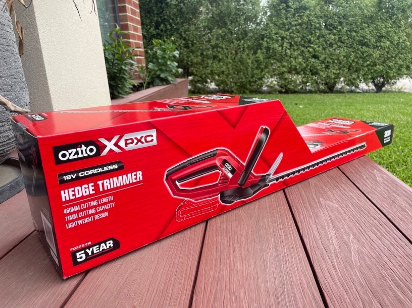 Ozito Cordless Hedge Trimmer